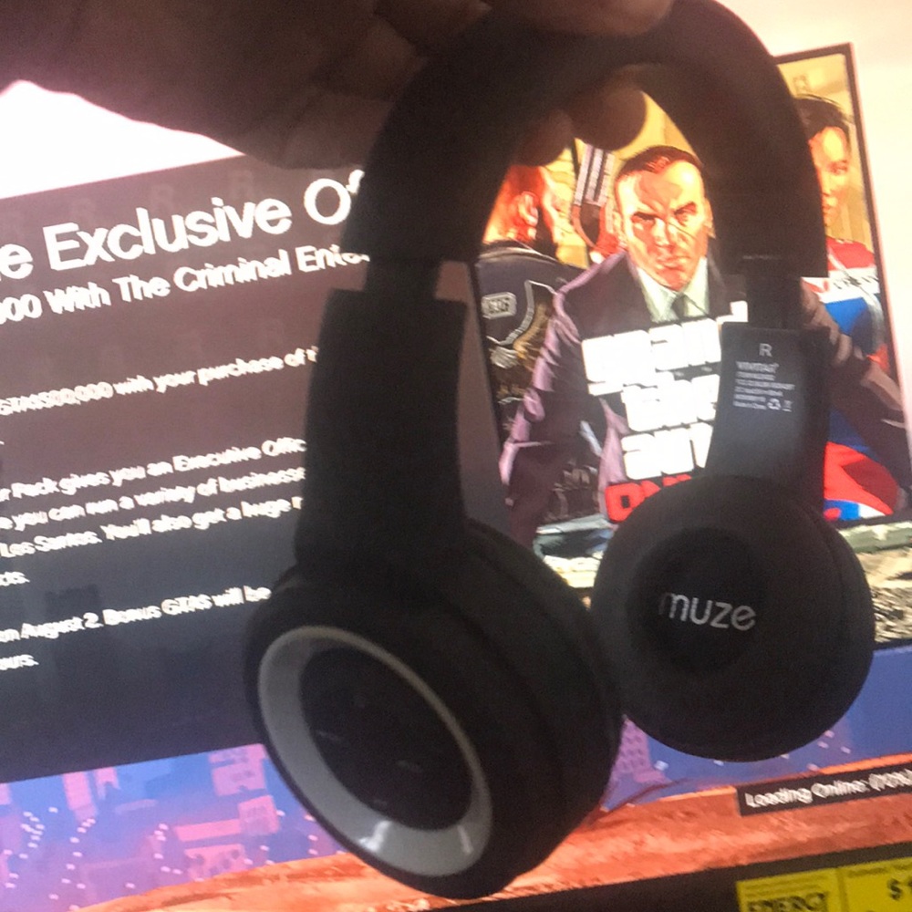 Head phones
